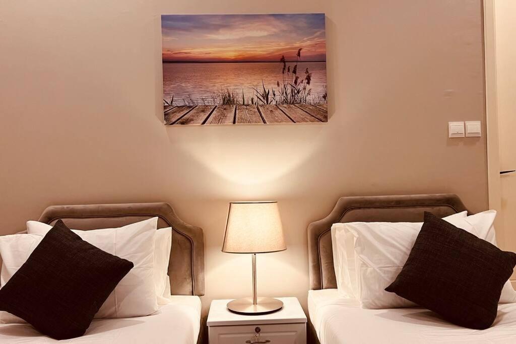 One Guest Place 2Bhk Apartments Near The Beach Muscat Exterior photo