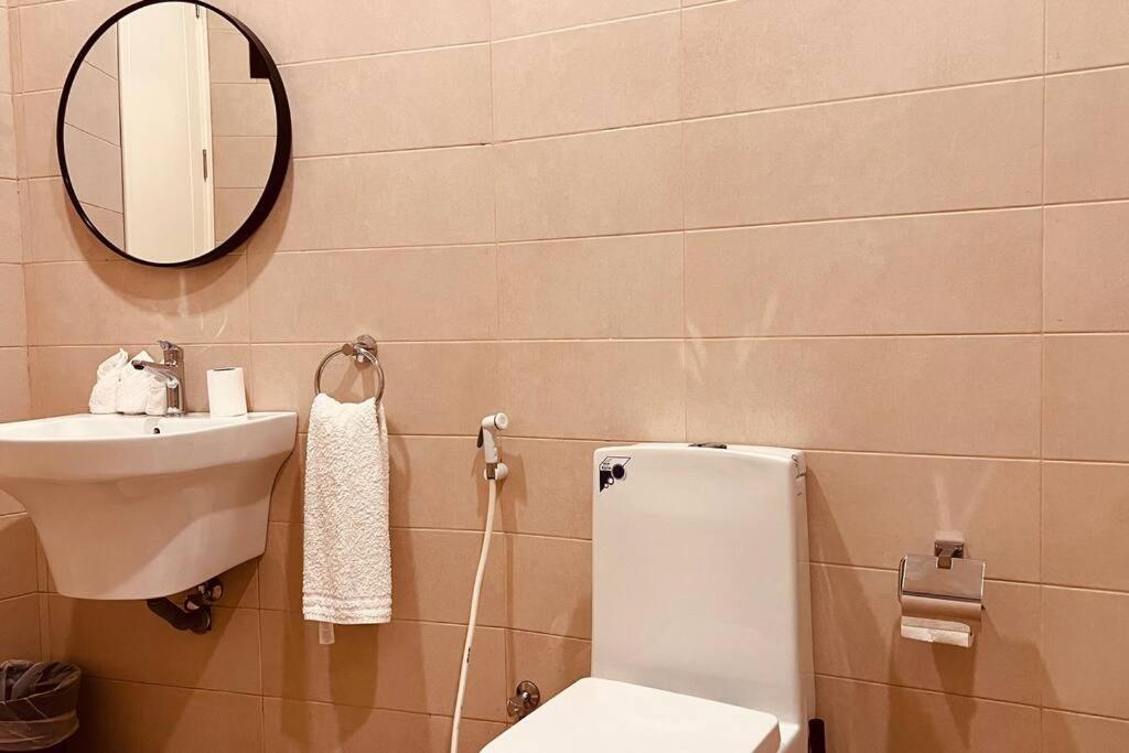 One Guest Place 2Bhk Apartments Near The Beach Muscat Exterior photo