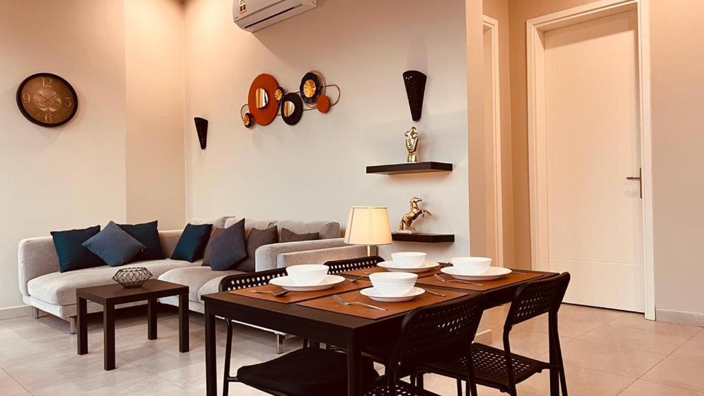 One Guest Place 2Bhk Apartments Near The Beach Muscat Exterior photo