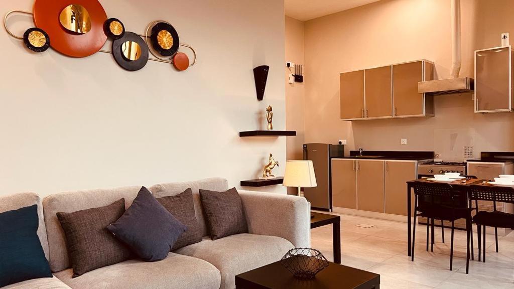 One Guest Place 2Bhk Apartments Near The Beach Muscat Exterior photo